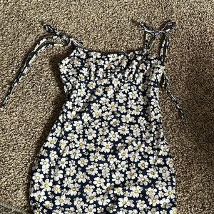 Cute mini dress, daisys